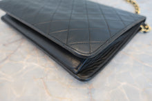 Load image into Gallery viewer, CHANEL Matelasse push lock chain shoulder bag Lambskin Black/Gold hadware Shoulder bag 800080136
