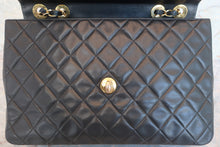 将图片加载到图库查看器，CHANEL/香奈儿 大号CF 单盖 链条包 羊皮 Black/Gold hadware(黑色/金色金属) 肩背包 600070114
