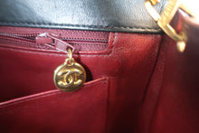 Load image into Gallery viewer, CHANEL  Diana matelasse chain shoulder bag Lambskin Black/Gold hadware Shoulder bag 800030022

