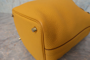 HERMES／エルメス ピコタンロックＰＭ トリヨンクレマンス ジョーヌアンブル Y刻印 ハンドバッグ 700090184