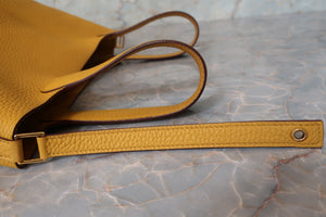 HERMES／エルメス ピコタンロックＰＭ トリヨンクレマンス ジョーヌアンブル Y刻印 ハンドバッグ 700090184