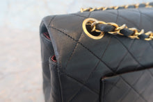 Load image into Gallery viewer, CHANEL Matelasse chain shoulder bag Lambskin Black/Gold hadware Shoulder bag 700120032
