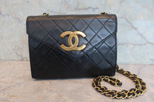 Load image into Gallery viewer, CHANEL Big CC mark chain shoulder bag Lambskin Black/Gold hadware Shoulder bag 800090010
