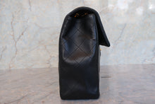 Load image into Gallery viewer, CHANEL Big Matelasse chain single flap chain shoulder bag Lambskin Black/Gold hadware Shoulder bag 700090228
