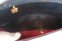 Load image into Gallery viewer, CHANEL Matelasse chain shoulder bag Lambskin Black/Gold hadware Shoulder bag 700120032
