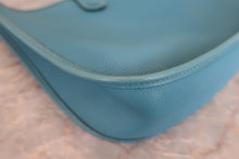 Load image into Gallery viewer, HERMES EVELYNE1 GM Togo leather Blue jean □D Engraving Shoulder bag 600050182
