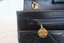 Load image into Gallery viewer, CHANEL Matelasse chain shoulder bag Lambskin Black/Gold hadware Shoulder bag 700120032
