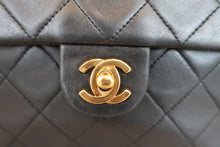 Load image into Gallery viewer, CHANEL Mini Matelasse single flap chain shoulder bag Lambskin Black/Gold hadware Shoulder bag 800030023
