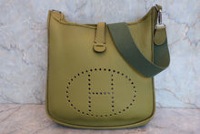 Load image into Gallery viewer, HERMES  EVELYNE 2GM Clemence leather Anise green □H Engraving Shoulder bag 800080117
