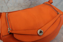 将图片加载到图库查看器，HERMES LINDY 34 Clemence leather Orange □L刻印 Shoulder bag 700060003
