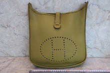 Load image into Gallery viewer, HERMES  EVELYNE 2GM Clemence leather Anise green □H Engraving Shoulder bag 800080117
