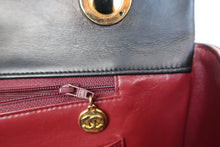 Load image into Gallery viewer, CHANEL Big Matelasse chain single flap chain shoulder bag Lambskin Black/Gold hadware Shoulder bag 700090228
