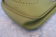 Load image into Gallery viewer, HERMES  EVELYNE 2GM Clemence leather Anise green □H Engraving Shoulder bag 800080117
