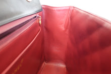 Load image into Gallery viewer, CHANEL Big Matelasse chain single flap chain shoulder bag Lambskin Black/Gold hadware Shoulder bag 700090228
