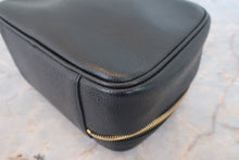 将图片加载到图库查看器，CHANEL/香奈儿 经典双C 化妆包 荔枝皮 Black/Gold hadware(黑色/金色金属) 化妆包 800040041
