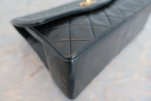 Load image into Gallery viewer, CHANEL Matelasse single flap chain shoulder bag Lambskin Black/Gold hadware Shoulder bag 600060065

