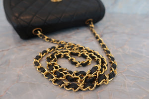 CHANEL Matelasse single flap chain shoulder bag Lambskin Black/Gold hadware Shoulder bag 600060065