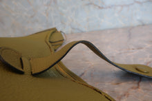 Load image into Gallery viewer, HERMES  EVELYNE 2GM Clemence leather Anise green □H Engraving Shoulder bag 800080117
