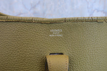 Load image into Gallery viewer, HERMES  EVELYNE 2GM Clemence leather Anise green □H Engraving Shoulder bag 800080117

