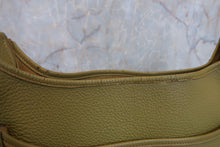 Load image into Gallery viewer, HERMES  EVELYNE 2GM Clemence leather Anise green □H Engraving Shoulder bag 800080117
