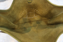 Load image into Gallery viewer, HERMES  EVELYNE 2GM Clemence leather Anise green □H Engraving Shoulder bag 800080117
