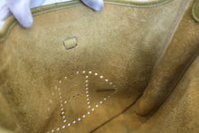 Load image into Gallery viewer, HERMES  EVELYNE 2GM Clemence leather Anise green □H Engraving Shoulder bag 800080117
