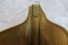 Load image into Gallery viewer, HERMES  EVELYNE 2GM Clemence leather Anise green □H Engraving Shoulder bag 800080117
