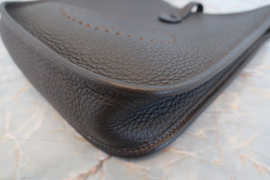 HERMES／エルメス エブリンTPM トリヨンクレマンス カフェ Z刻印 ショルダーバッグ 700060047