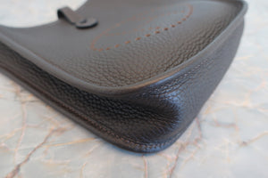 HERMES／エルメス エブリンTPM トリヨンクレマンス カフェ Z刻印 ショルダーバッグ 700060047