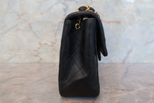 Load image into Gallery viewer, CHANEL Mini Matelasse chain single flap chain shoulder bag Lambskin Black/Gold hadware Shoulder bag 700090187
