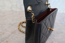 Load image into Gallery viewer, CHANEL Mini Matelasse chain single flap chain shoulder bag Lambskin Black/Gold hadware Shoulder bag 700090187
