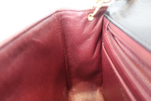 Load image into Gallery viewer, CHANEL Mini Matelasse chain single flap chain shoulder bag Lambskin Black/Gold hadware Shoulder bag 700090187
