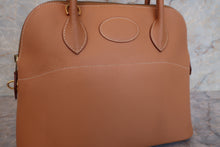 Load image into Gallery viewer, HERMES／BOLIDE 31 Graine Couchevel leather Natural □E Engraving Shoulder bag 600120285
