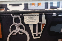 Load image into Gallery viewer, HERMES Azapp Long Silkin Epsom leather/Silk Craie X Engraving Wallet 600060130
