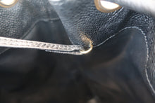 将图片加载到图库查看器，CHANEL/香奈儿 三C 链条包 荔枝皮 Black/Gold hadware(黑色/金色金属) 肩背包 800040029
