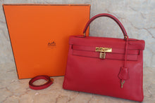 Load image into Gallery viewer, HERMES KELLY 32 Graine Couchevel leather Rouge vif 〇V Engraving Shoulder bag 500060067
