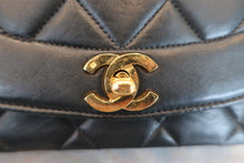 Load image into Gallery viewer, CHANEL Diana matelasse chain shoulder bag Lambskin Black/Gold hadware Shoulder bag 600060041
