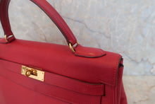 Load image into Gallery viewer, HERMES KELLY 32 Graine Couchevel leather Rouge vif 〇V Engraving Shoulder bag 500060067
