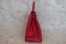 Load image into Gallery viewer, HERMES KELLY 32 Graine Couchevel leather Rouge vif 〇V Engraving Shoulder bag 500060067
