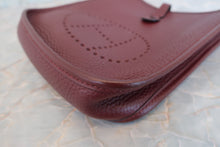 将图片加载到图库查看器，HERMES EVELYNE TPM Clemence leather Bordeaux A刻印 Shoulder bag 600060173
