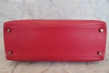 Load image into Gallery viewer, HERMES KELLY 32 Graine Couchevel leather Rouge vif 〇V Engraving Shoulder bag 500060067
