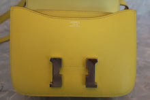 Load image into Gallery viewer, HERMES CONSTANCE MINI Epsom leather Lime A Engraving Shoulder bag 600040204
