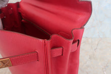 Load image into Gallery viewer, HERMES KELLY 32 Graine Couchevel leather Rouge vif 〇V Engraving Shoulder bag 500060067
