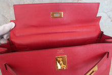 Load image into Gallery viewer, HERMES KELLY 32 Graine Couchevel leather Rouge vif 〇V Engraving Shoulder bag 500060067
