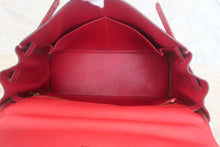 Load image into Gallery viewer, HERMES KELLY 32 Graine Couchevel leather Rouge vif 〇V Engraving Shoulder bag 500060067
