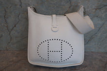 画像をギャラリービューアに読み込む, HERMES／エルメス エブリン2ＰＭ トリヨンクレマンス ホワイト □H刻印 ショルダーバッグ 800010090
