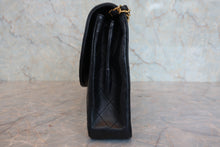 Load image into Gallery viewer, CHANEL Matelasse chain shoulder bag Lambskin Black/Gold hadware Shoulder bag 800080122
