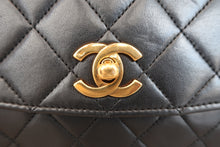 Load image into Gallery viewer, CHANEL Matelasse chain shoulder bag Lambskin Black/Gold hadware Shoulder bag 800080122
