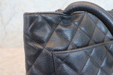 画像をギャラリービューアに読み込む, CHANEL/シャネル 復刻トート キャビアスキン ブラック/ゴールド金具 トートバッグ 800010106
