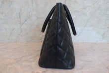 画像をギャラリービューアに読み込む, CHANEL/シャネル 復刻トート キャビアスキン ブラック/ゴールド金具 トートバッグ 800010106
